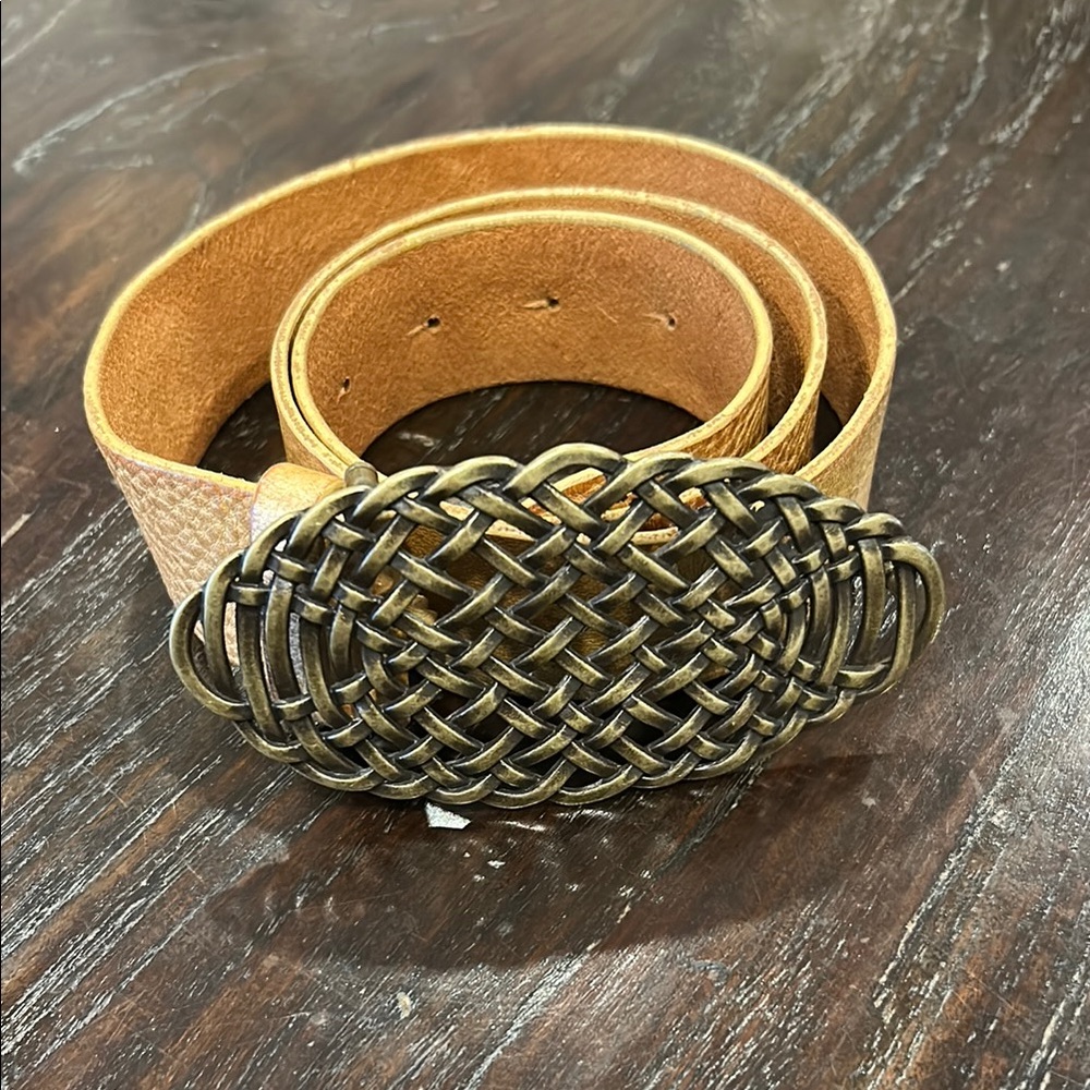 Tommy Bahama Mottled Gold Leather Belt with Woven Buckle